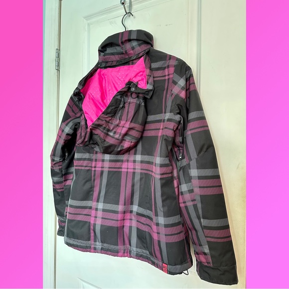 Roxy Ski / Snowboard Suit. Lots of pockets!! Freshly laundered. EUC!! S/F home - Picture 6 of 10